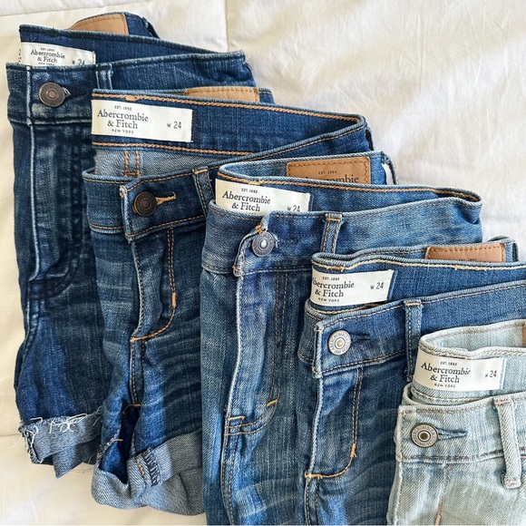 Abercrombie & Fitch 5-Pack of Denim Shorts - Women’s - Picture 2 of 3